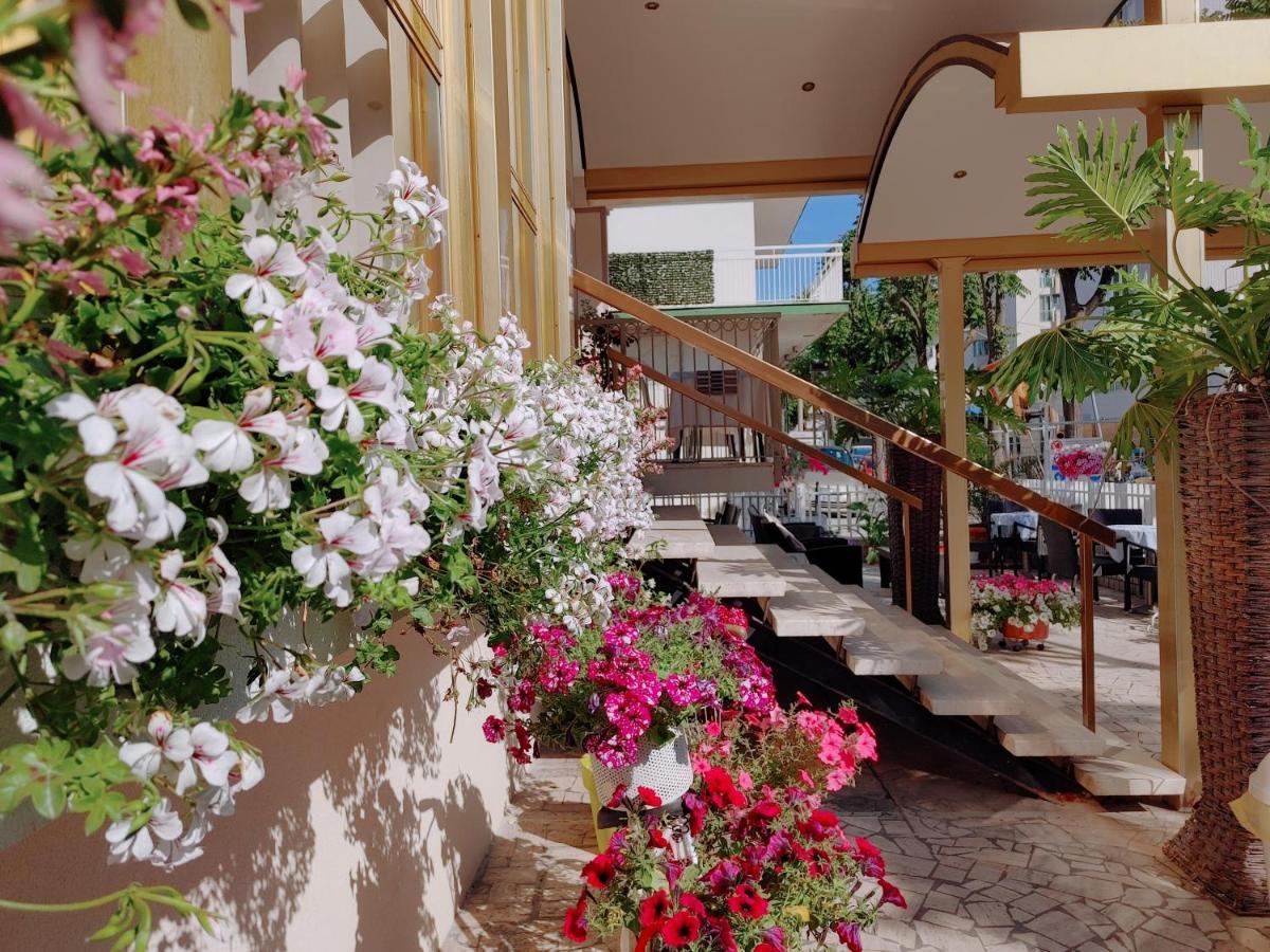 Hotel Mia Rimini Buitenkant foto